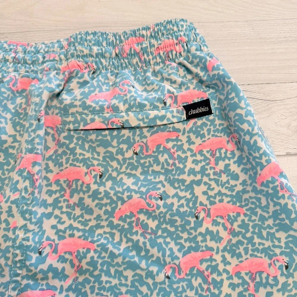 Chubbies men's blue pink flamingo swim trunks swim shorts men's  small‎